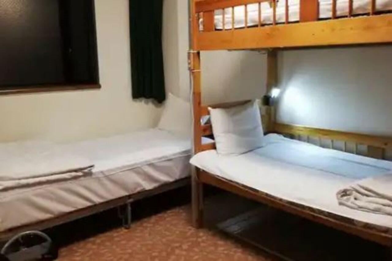 Family & Bakpak Tokyo Hostel מראה חיצוני תמונה