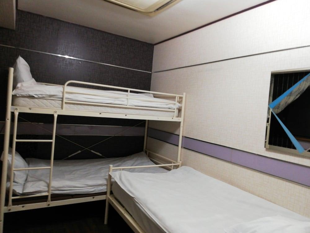 Family & Bakpak Tokyo Hostel מראה חיצוני תמונה