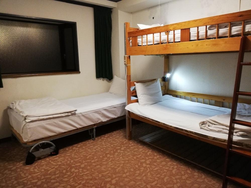 Family & Bakpak Tokyo Hostel מראה חיצוני תמונה