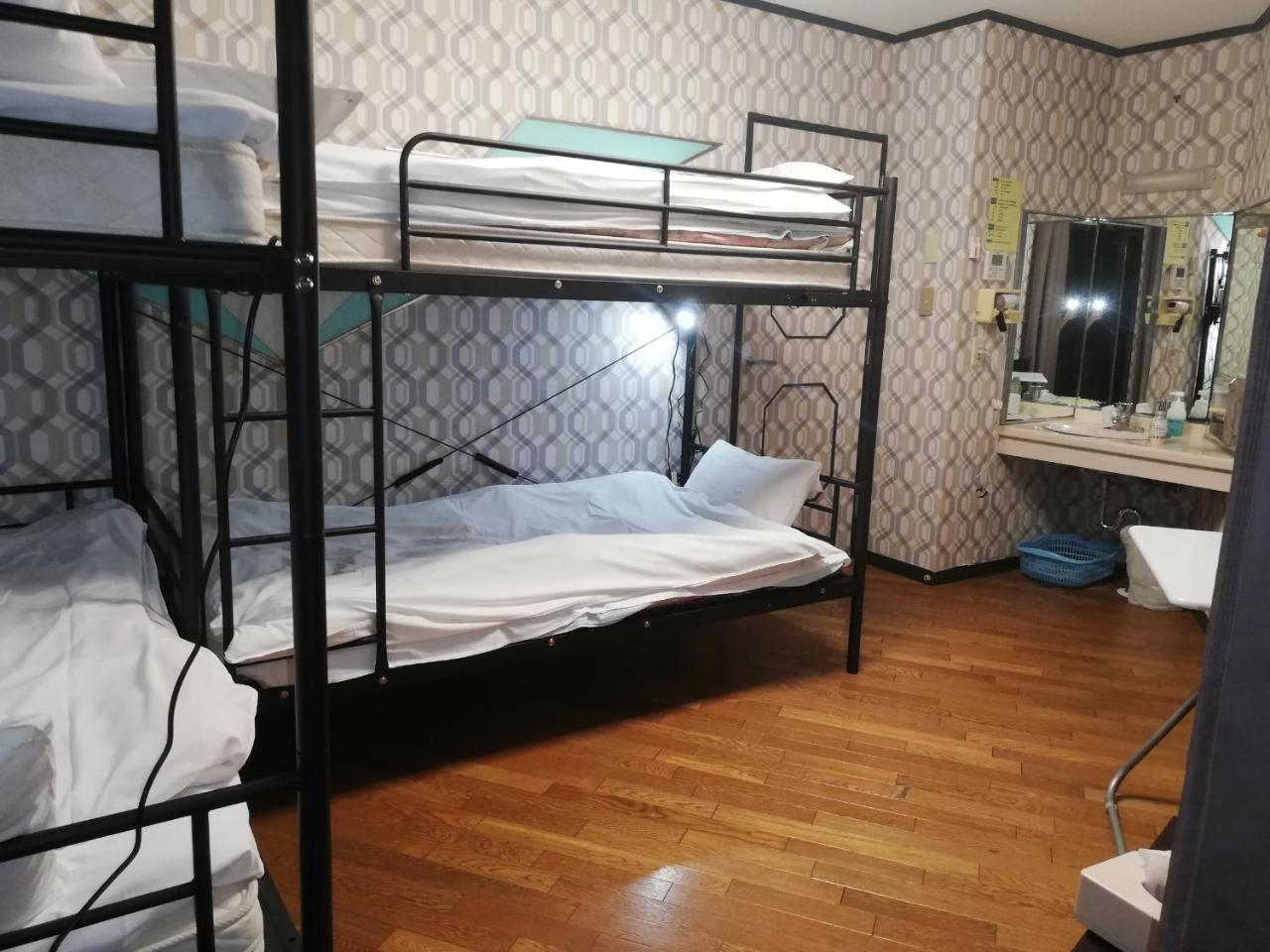 Family & Bakpak Tokyo Hostel מראה חיצוני תמונה