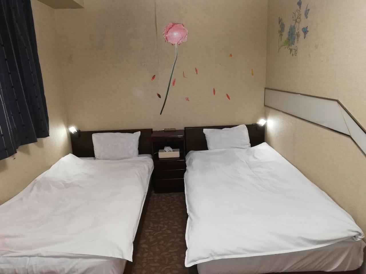 Family & Bakpak Tokyo Hostel מראה חיצוני תמונה