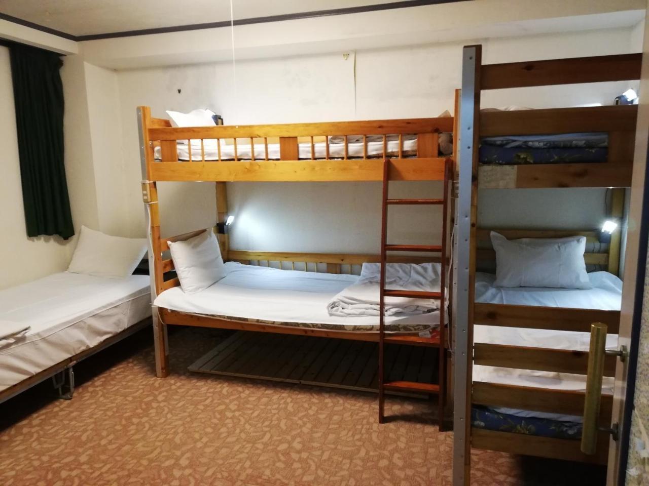 Family & Bakpak Tokyo Hostel חדר תמונה