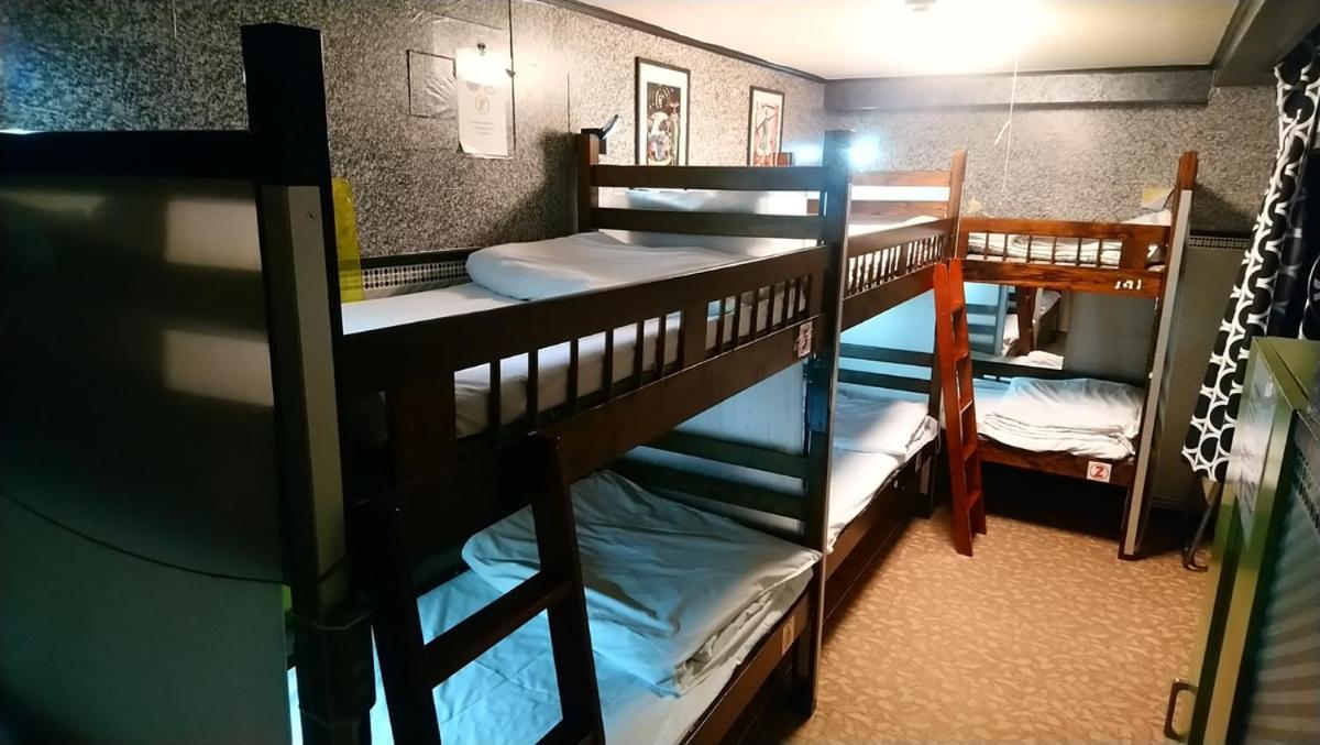Family & Bakpak Tokyo Hostel מראה חיצוני תמונה